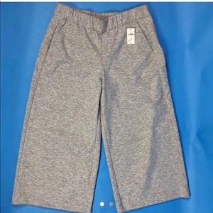 Never worn Gap wide leg comfy cropped trousers